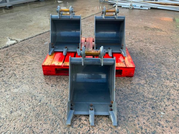 18" STRICKLAND DIGGING BUCKETS...35mm PINS...1210 377216262