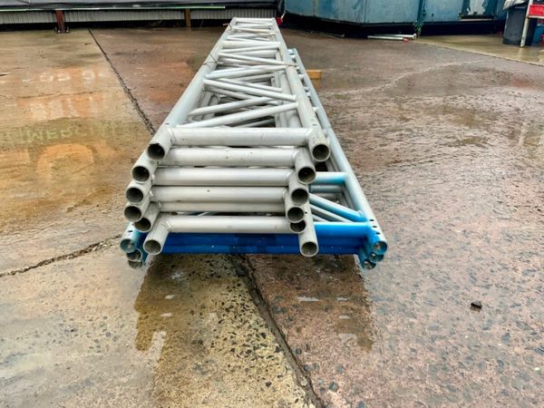 LIGHTWEIGHT ALUMINIUM GIRDER TRUSSES. 377216267