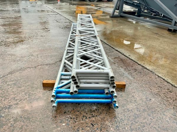 LIGHTWEIGHT ALUMINIUM GIRDER TRUSSES. 377216269
