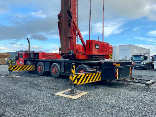 2004 SPIERINGS SK488-AT4 MOBILE TOWER CRANE. 377216201