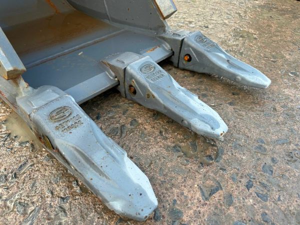 NEW 18" STRICKLAND BUCKET 50MM.....1213-2 377216226