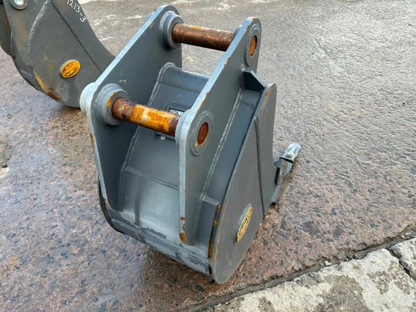 NEW 18" STRICKLAND BUCKET 50MM.....1213-2 377216230