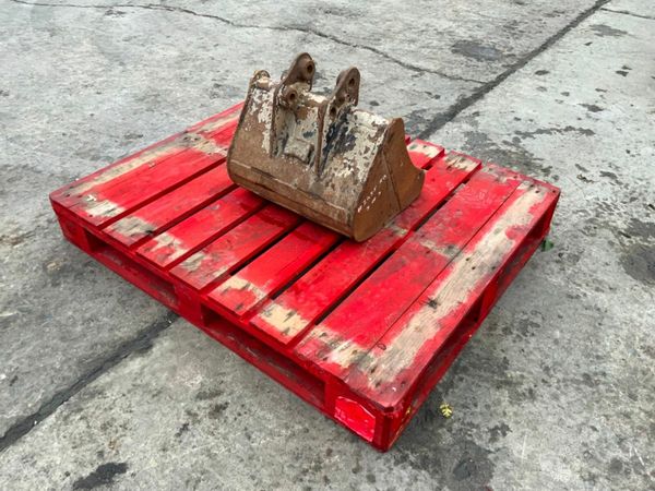 18" MINI DIGGER BUCKET....25mm PINS....1435/3 377216317