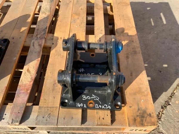 HAMMER / BREAKER CRADLE.....30mm PINS....3135. 377216469