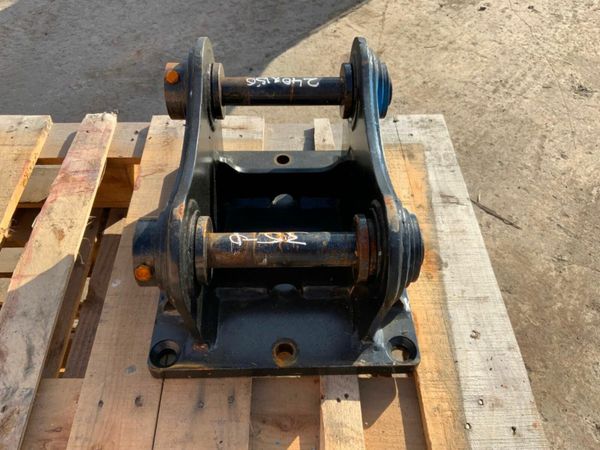 HAMMER / BREAKER CRADLE.....30mm PINS....3135. 377216475