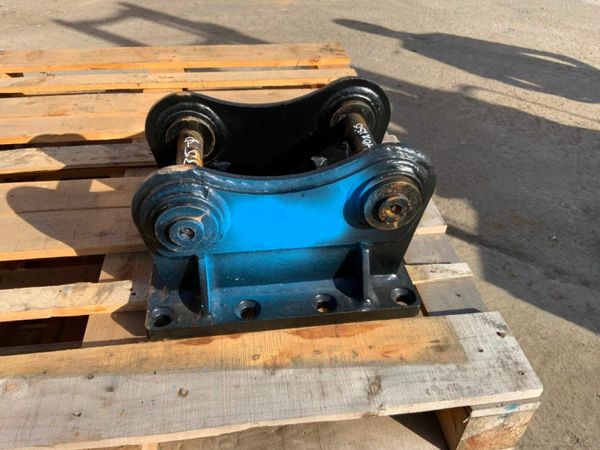 BREAKER HAMMER CRADLE / 35mm PINS......3135. 377216400