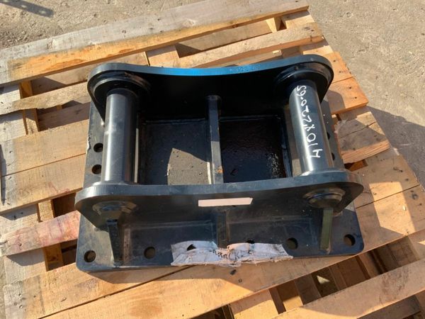 HAMMER / BREAKER CRADLE....65mm PINS...3145.. 377216438