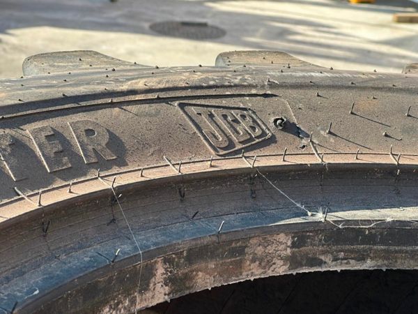 SITE MASTER TELEPORTER TYRES..15.5 - 25....4891 377216542