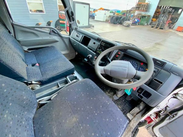 2010 MITSUBISHI CANTER CONCRETE PUMP.. 377216673