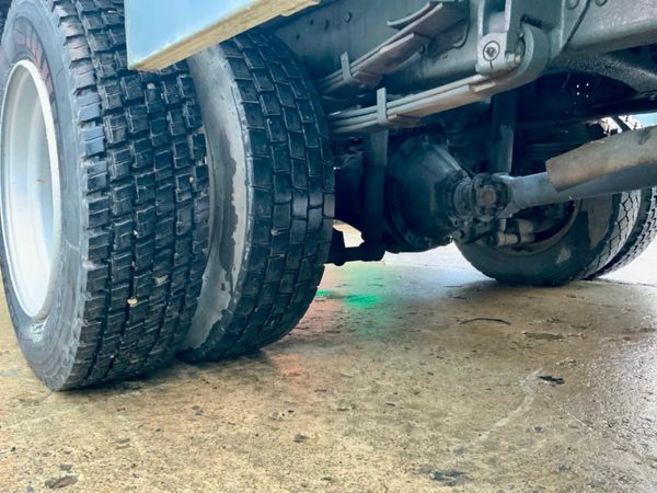 2010 MITSUBISHI CANTER CONCRETE PUMP.. 377216680