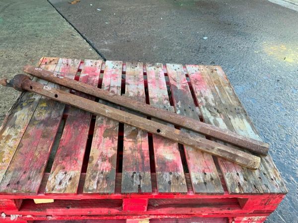 GROUND AUGER HEXAGONAL DRIVE EXTENSION. 377216745