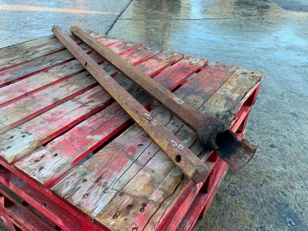 GROUND AUGER HEXAGONAL DRIVE EXTENSION. 377216749