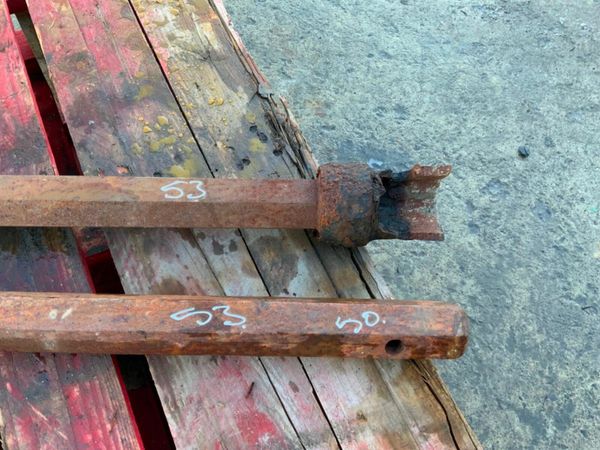 GROUND AUGER HEXAGONAL DRIVE EXTENSION. 377216750