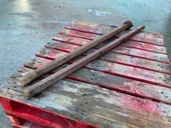 GROUND AUGER HEXAGONAL DRIVE EXTENSION. 377216751