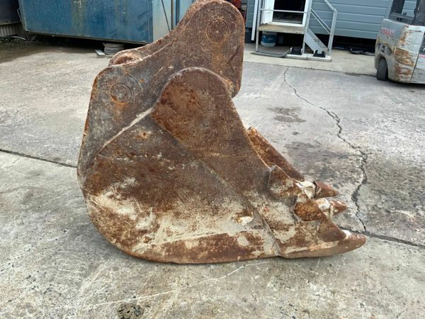 24" DIGGING BUCKET....80mm PINS.....281. 377216759