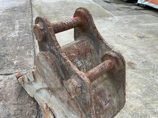 24" DIGGING BUCKET....80mm PINS.....281. 377216763