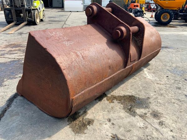 84" GRADING BUCKET.......80mm PINS.........952. 377216723