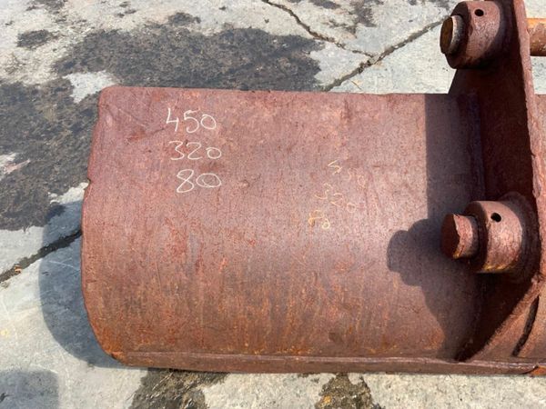 84" GRADING BUCKET.......80mm PINS.........952. 377216727