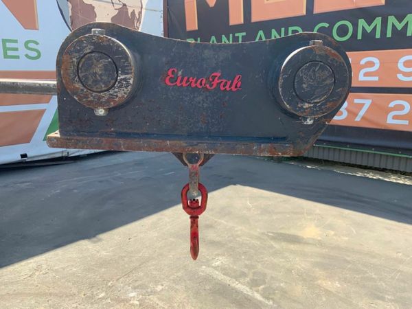 QUICK HITCH LIFTING ATTACHENT....130mm PINS. 377216896