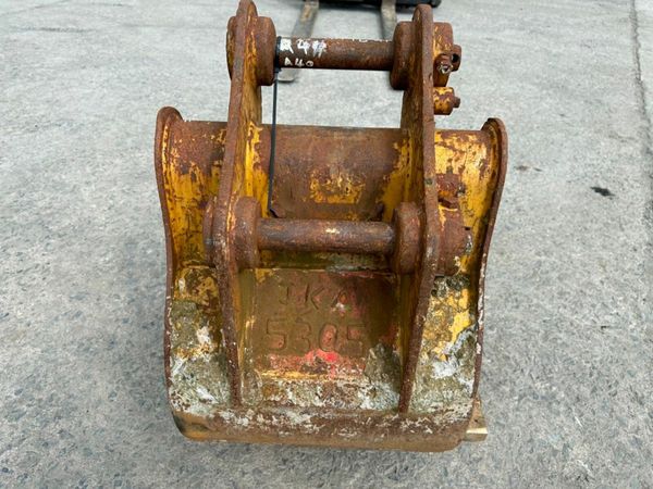 ** 24"... CAT ...BUCKET.... 45MM ..... 31 WA ** 377216946