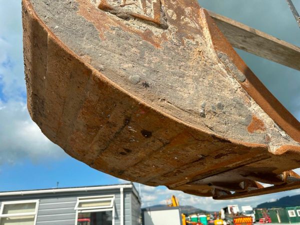 ** 24"... CAT ...BUCKET.... 45MM ..... 31 WA ** 377216953