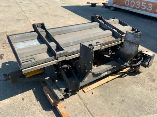 2018. DHOLLANDIA TUCK AWAY TAIL LIFT.. 377217057