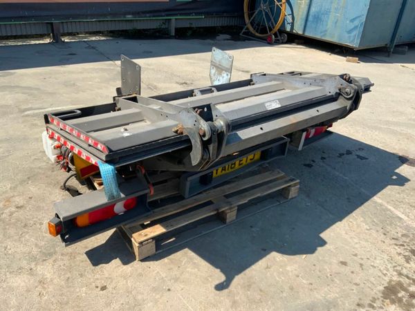 2018. DHOLLANDIA TUCK AWAY TAIL LIFT.. 377217062