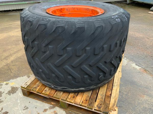 48.1x31.00-20 GOODYEAR LGP FLOATATION TYRES. 377217090