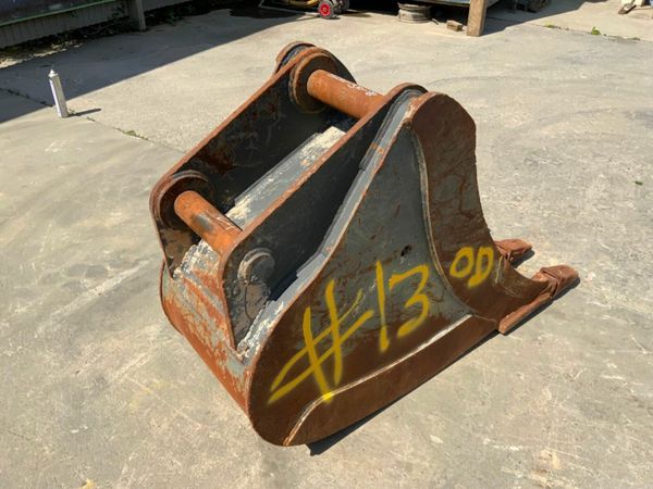 24" DIGGING BUCKET....20 TONNE...80mm PINS..130D 377217008