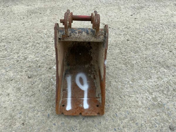 12" KEEN DIGGING BUCKET.....30mm PINS....1219/12 377217141