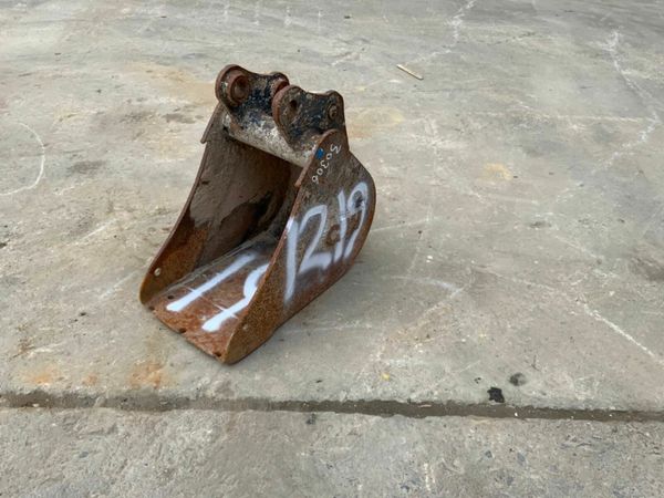 12" KEEN DIGGING BUCKET.....30mm PINS....1219/12 377217146