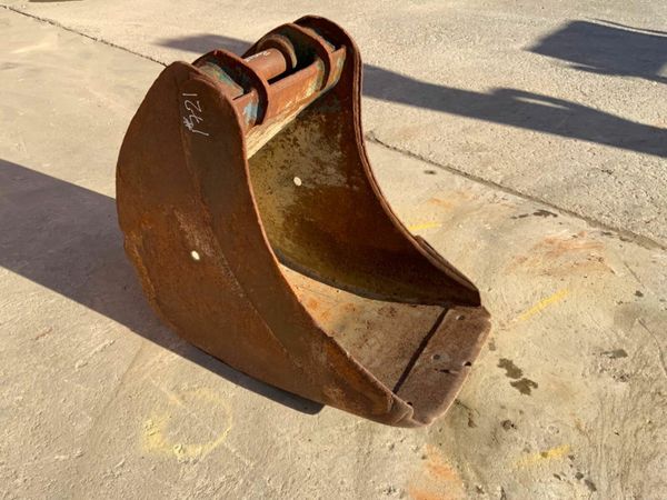 18" SCOOP BUCKET.....60mm PINS.......1721 377217151