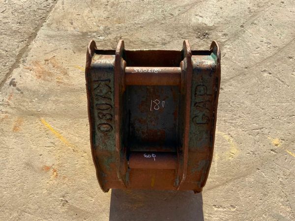 18" SCOOP BUCKET.....60mm PINS.......1721 377217156