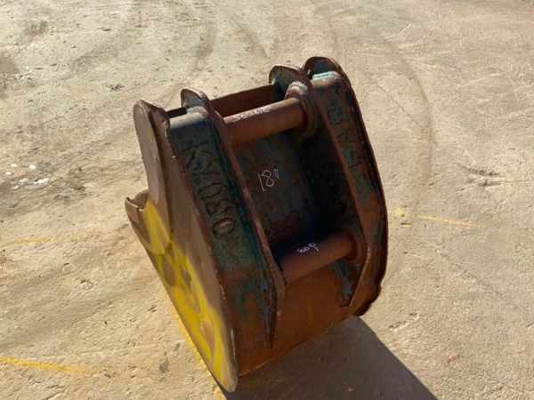 18" SCOOP BUCKET.....60mm PINS.......1721 377217157