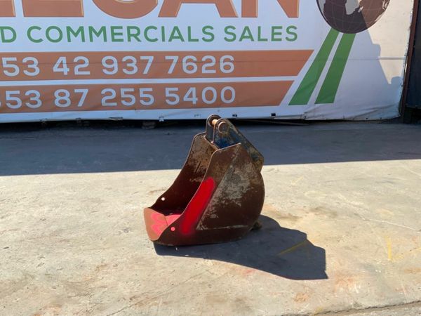 24" DIGGING BUCKET......45mm PINS.....1775. 377217190