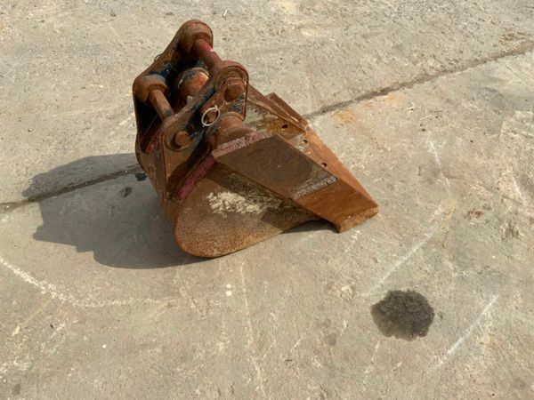 12" MINI DIGGER BUCKET.......30mm PINS.....1220/3 377217118