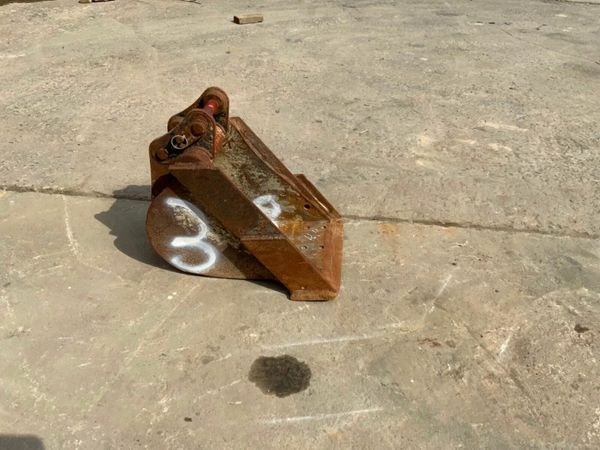 12" MINI DIGGER BUCKET.......30mm PINS.....1220/3 377217121