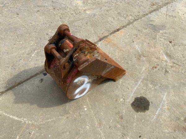 12" MINI DIGGER BUCKET.......30mm PINS.....1220/3 377217126