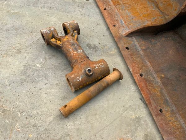 BUCKET LINKAGE ATTACHMENT.....65mm PINS ...13t 377217270