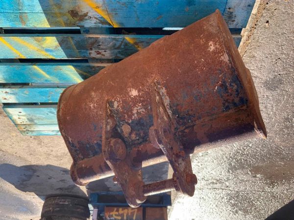 24" MINI DIGGER BUCKET.....30mm PINS......16MH 377217203