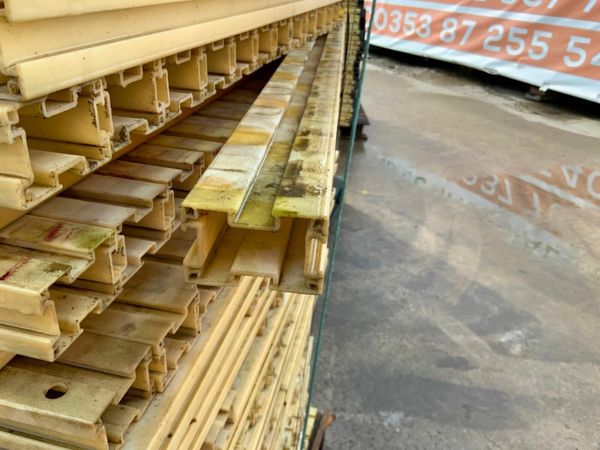 PLASTIC ground mats TILES .....5 euros each. 377217215