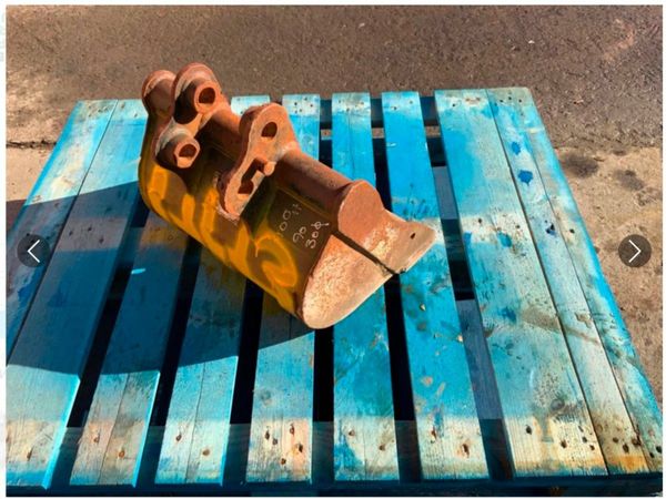 18" MINI DIGGER BUCKET.......30mm PINS....443/18 377217230