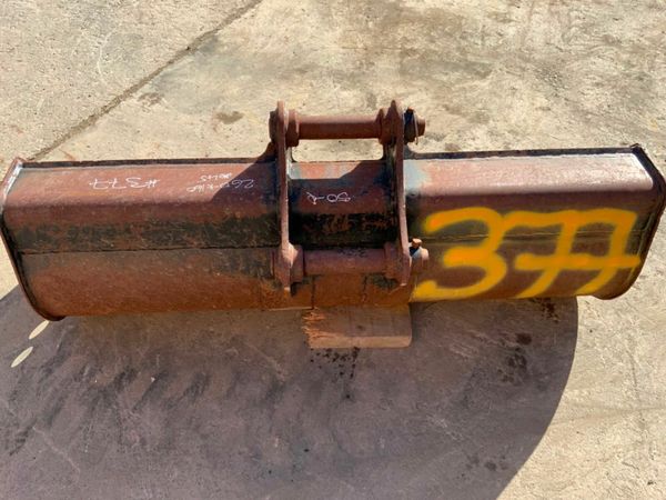 52" CAT GRADING BUCKET......50mm PINS.....377 377217356