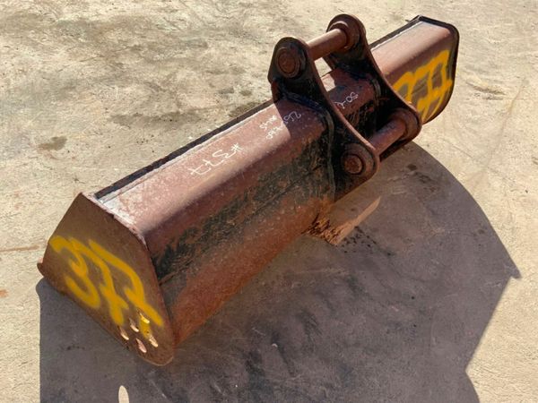 52" CAT GRADING BUCKET......50mm PINS.....377 377217357