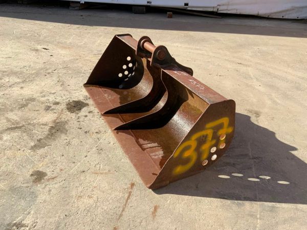 52" CAT GRADING BUCKET......50mm PINS.....377 377217360