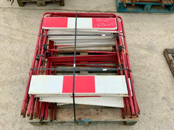 MANHOLE SAFETY BARRIERS..31 x 42 377217362