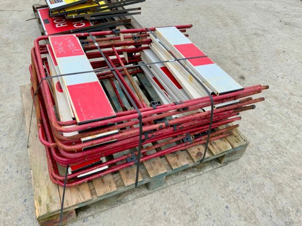 MANHOLE SAFETY BARRIERS..31 x 42 377217366