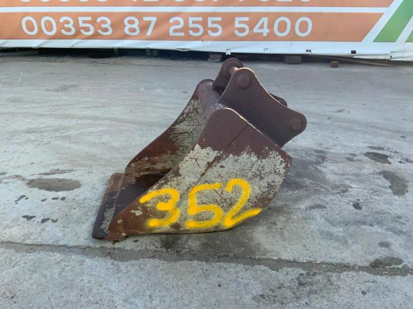 24" DIGGING BUCKET...4/6 TONNE......45mm....352 377217369