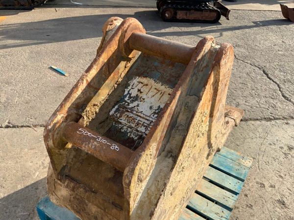 24" SCOOP DIGGING BUCKET.....80mm PINS......380v. 377217395