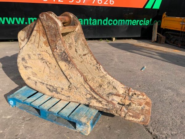 24" SCOOP DIGGING BUCKET.....80mm PINS......380v. 377217397